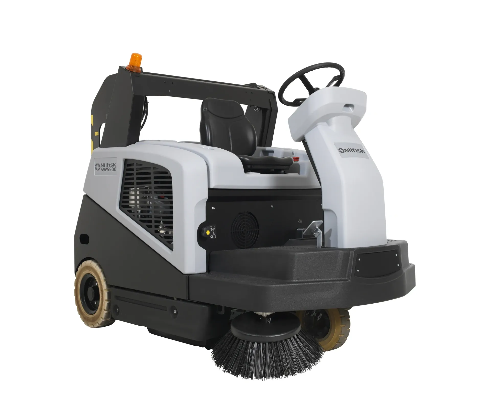 BARREDORA HOMBRE A BORDO A BATERIA NILFISK SW5500 B 150L 59" 2V