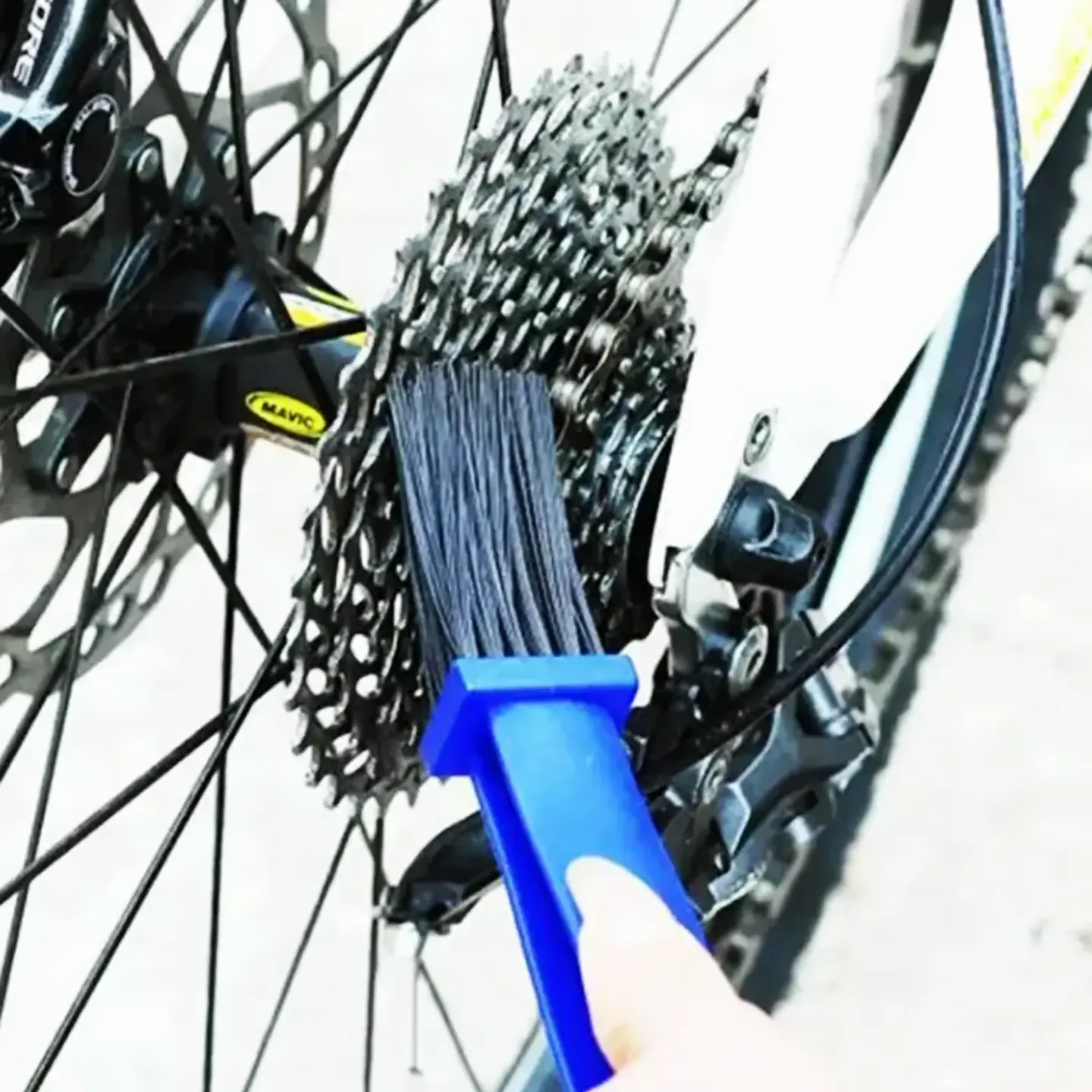 CEPILLO PARA CADENA DE MOTOCICLETA VONIXX